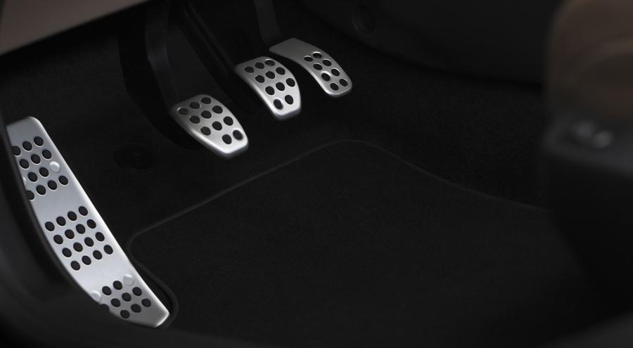  Citroen DS4 2010 года  (фото 24 из 143)